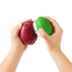 Cook With OXO OXO Good Grips Flexible Vegetable Brush