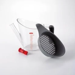 OXO Good Grips 4-Cup Fat Separator 7 OXO Good Grips 4-Cup Fat Separator