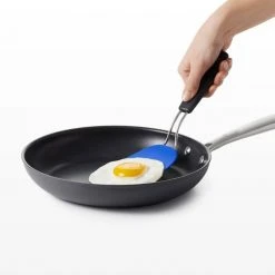 OXO Good Grips Nylon Flexible Turner In Blueberry 5 OXO Good Grips Nylon Flexible Turner In Blueberry