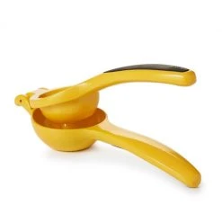 Cook With OXO OXO Good Grips Citrus Squeezer