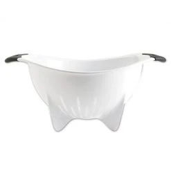 OXO Good Grips 3 1/2-Quart Plastic Colander Cook With OXO