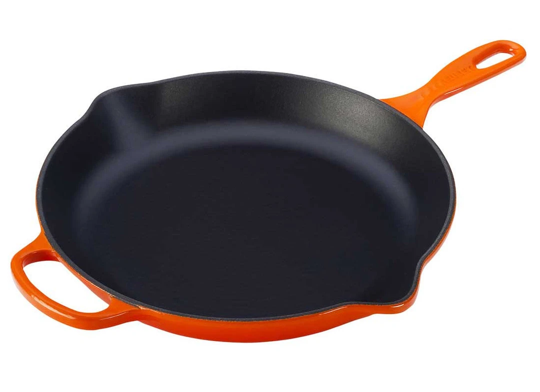 Le Creuset 11.75" Enameled Cast Iron Signature Skillet Le Creuset Skillets & Frypans 3 Le Creuset 11.75" Enameled Cast Iron Signature Skillet Le Creuset Skillets & Frypans