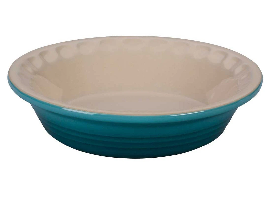 Le Creuset 9 Inch Stoneware Pie Dish Le Creuset Bakeware 4 Le Creuset 9 Inch Stoneware Pie Dish Le Creuset Bakeware