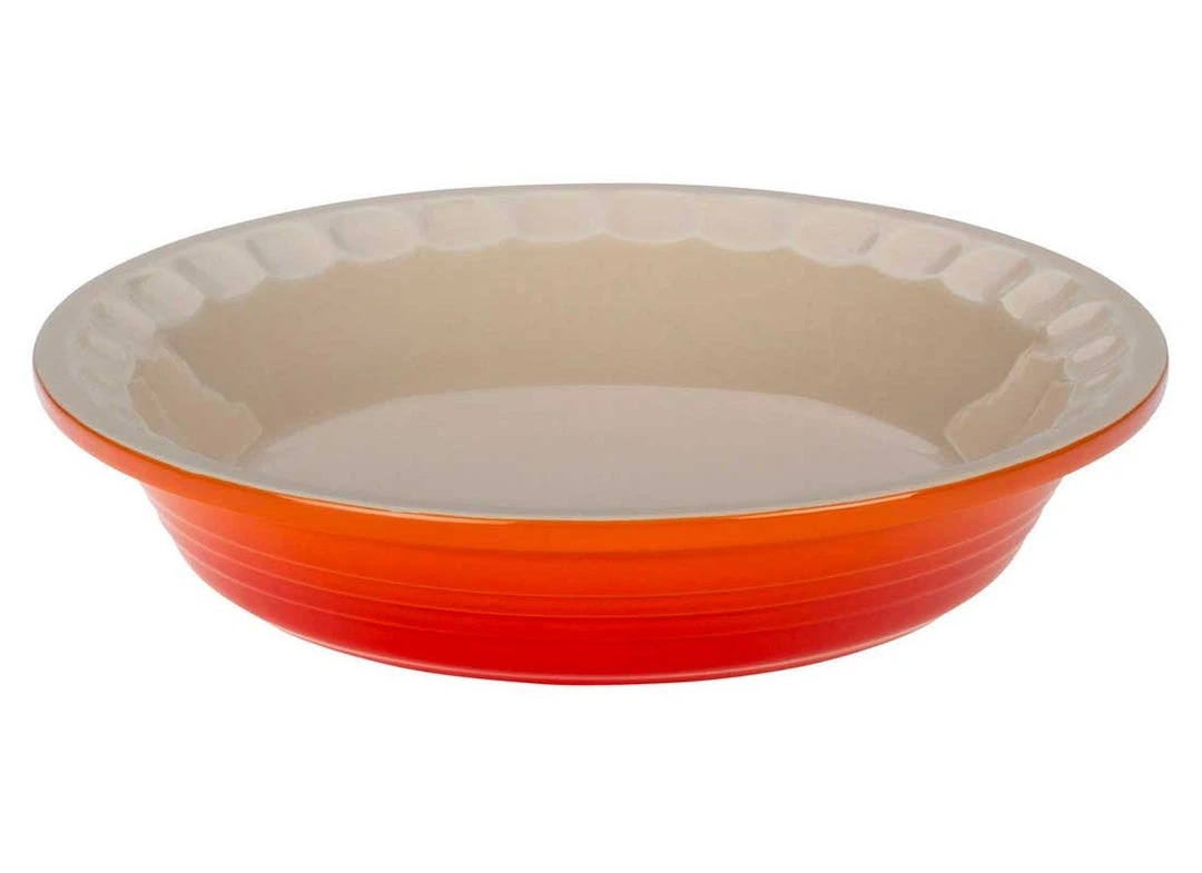 Le Creuset 9 Inch Stoneware Pie Dish Le Creuset Bakeware 1 Le Creuset 9 Inch Stoneware Pie Dish Le Creuset Bakeware