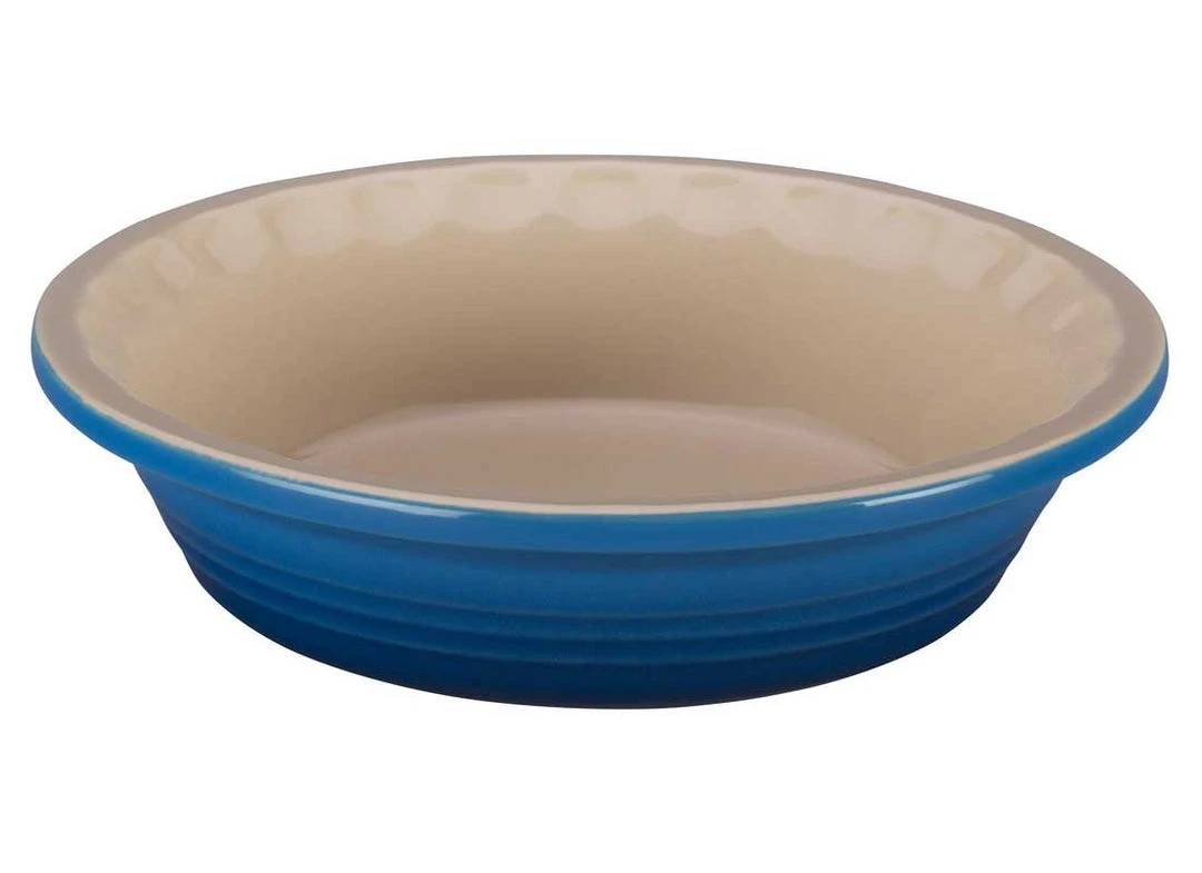 Le Creuset 9 Inch Stoneware Pie Dish Le Creuset Bakeware 5 Le Creuset 9 Inch Stoneware Pie Dish Le Creuset Bakeware