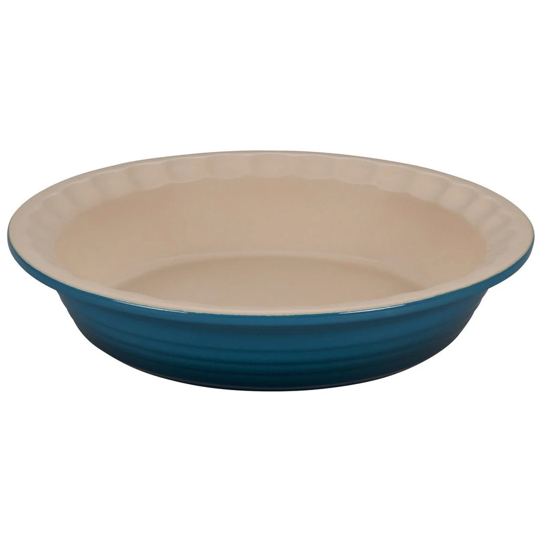 Le Creuset 9 Inch Stoneware Pie Dish Le Creuset Bakeware 11 Le Creuset 9 Inch Stoneware Pie Dish Le Creuset Bakeware