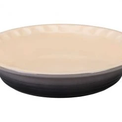 Le Creuset 9 Inch Stoneware Pie Dish Le Creuset Bakeware 17 Le Creuset 9 Inch Stoneware Pie Dish Le Creuset Bakeware