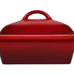 Le Creuset 2.5 Quart Heritage Covered Square Stoneware Casserole