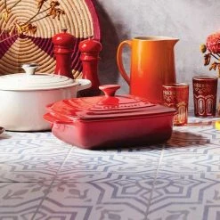 Le Creuset Bakeware Le Creuset 2.75 Quart Covered Square Stoneware Casserole